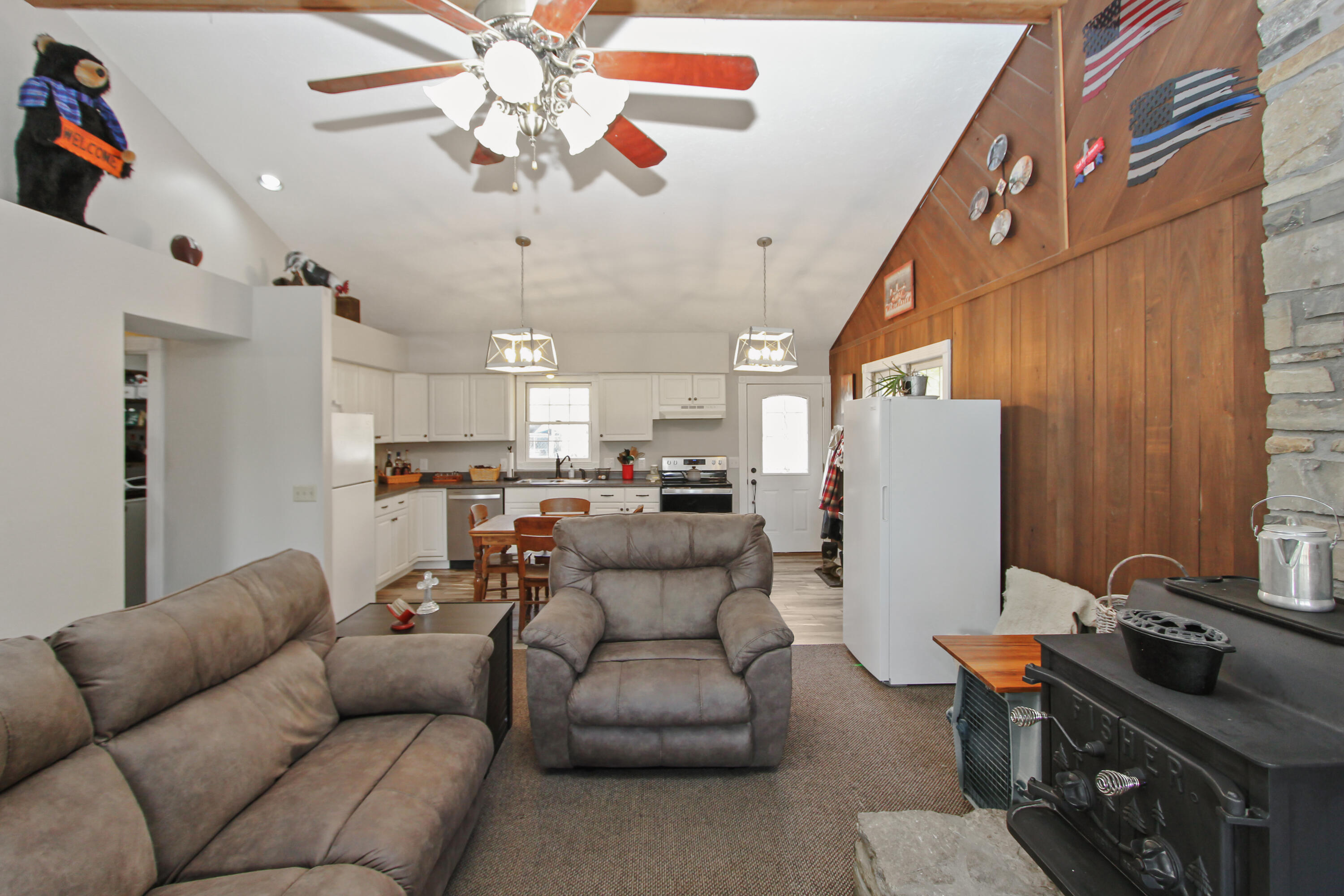 1444 Fairview Road Lawrenceburg, KY 40342 - Photo 11 of 34 Living-Room--4