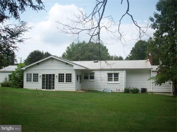 18 Cornell Road Wilmington, DE 19808 - Photo 2 of 3 Exterior Back