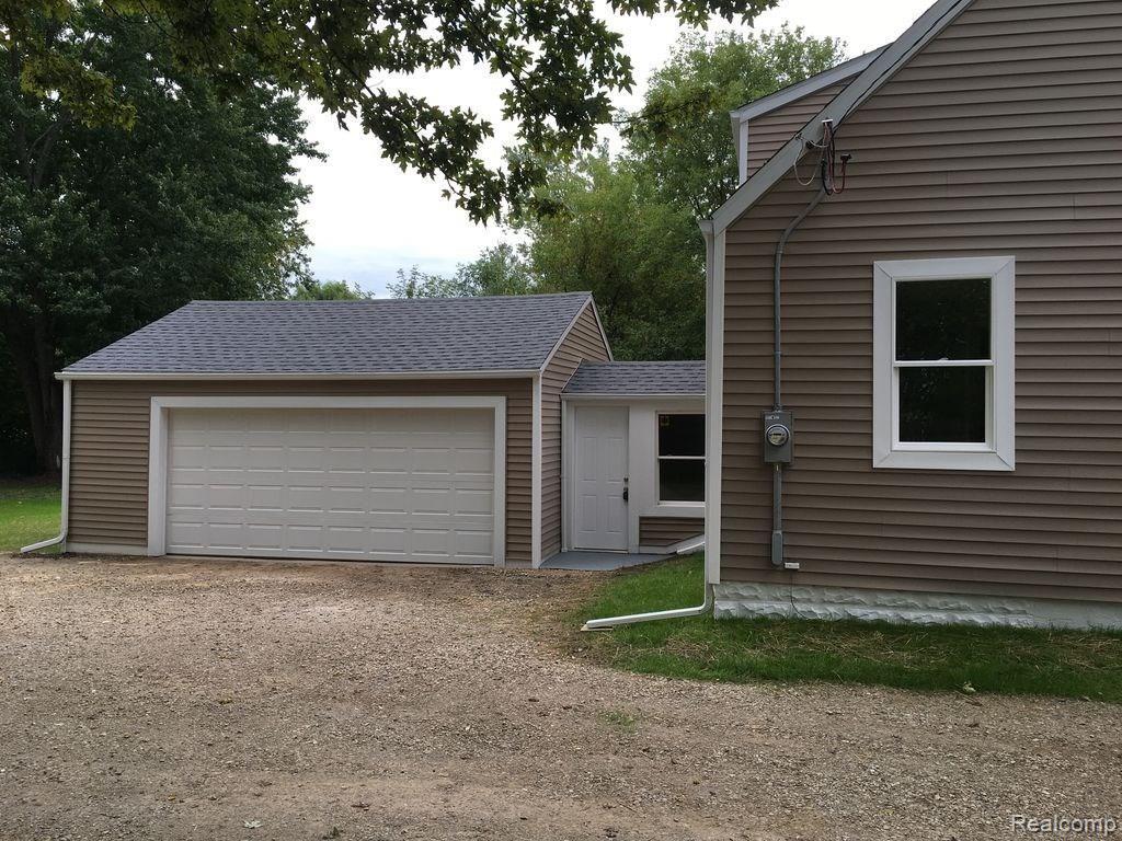 4358 North Belsay Road Flint, MI 48506 - Photo 8 of 32 front 7.jpg