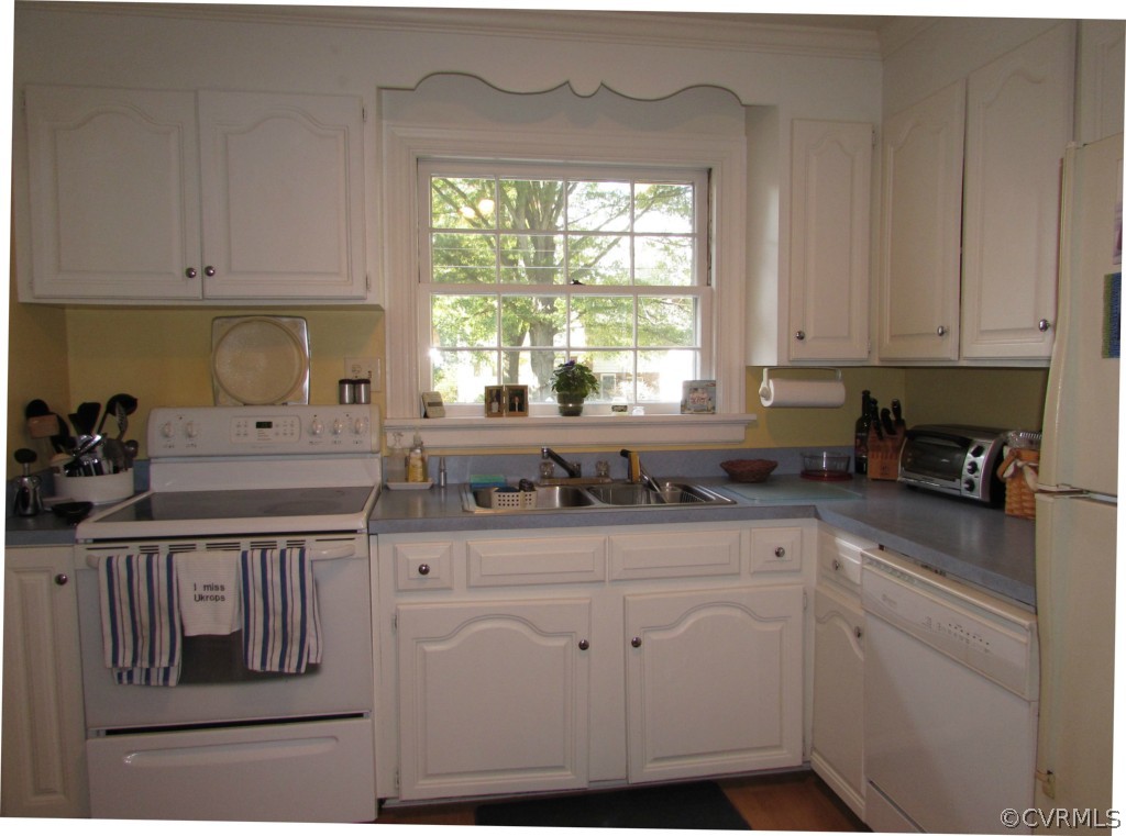 8212 Brookfield Road Richmond, VA 23227 - Photo 8 of 24 Gallery Image 8