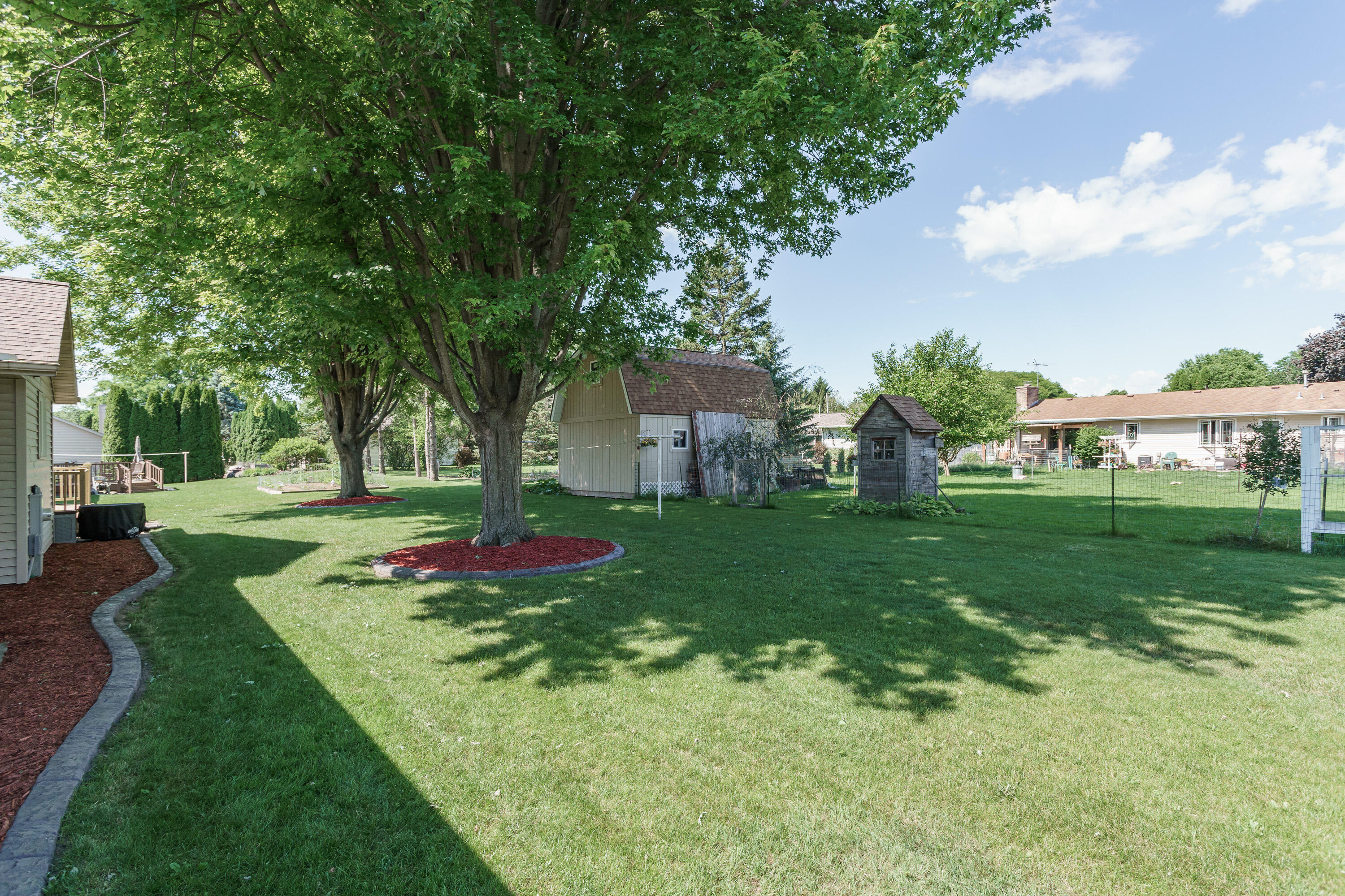 706 Woodbridge Trail Watertown, WI 53094 - Photo 5 of 38 Backyard