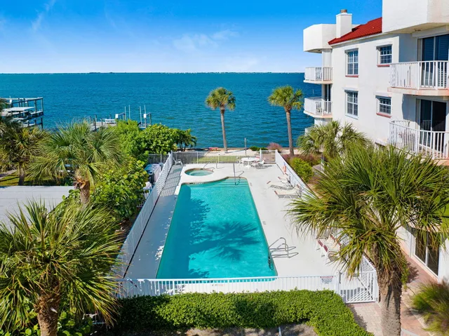 a picture of city view with sitting space