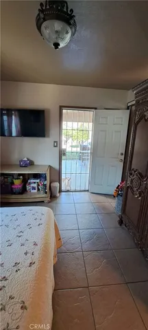 a view of a livingroom with furniture
