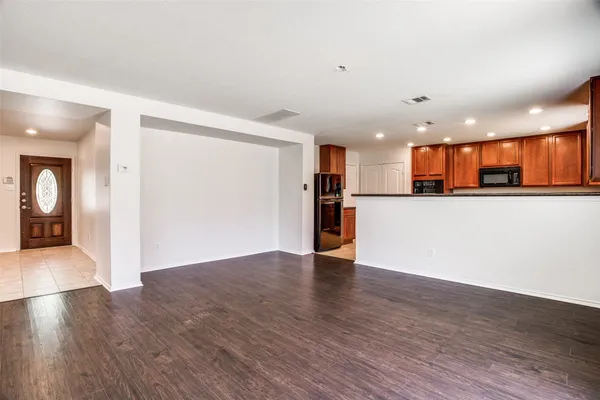 $2,075 | 2017 Sydnee Drive, Leander, TX 78641