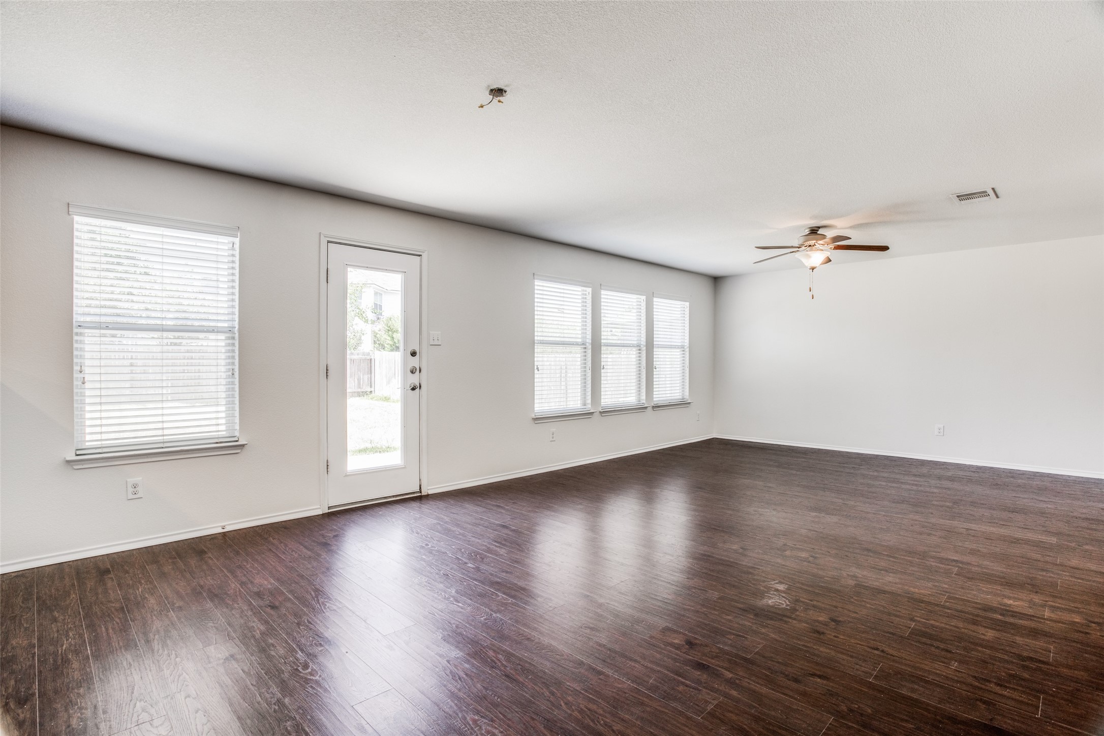 2017 Sydnee Drive Leander, TX 78641 - Photo 8 of 24