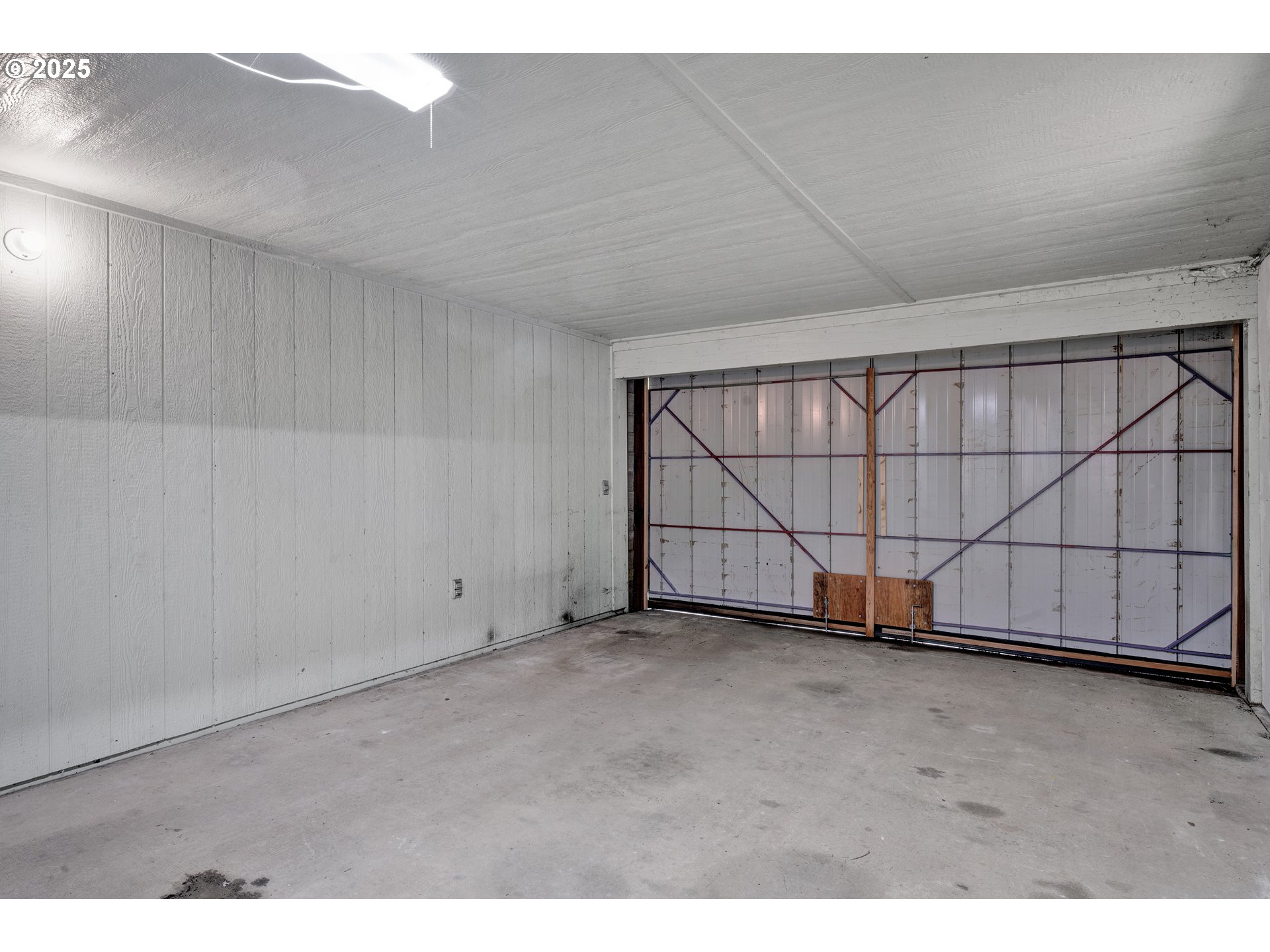 11406 East Mapleton Road Mapleton, OR 97453 - Photo 15 of 22 a view of an empty room