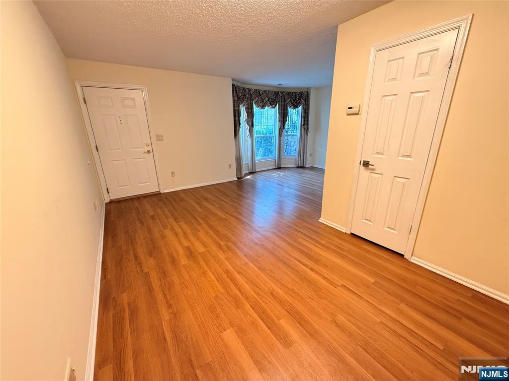 744 Pepperidge Road Mahwah, NJ 07430 - Photo 9 of 25