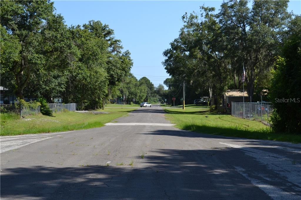 East Fern Road Lakeland, FL 33810 - Photo 1 of 1 a view of a park