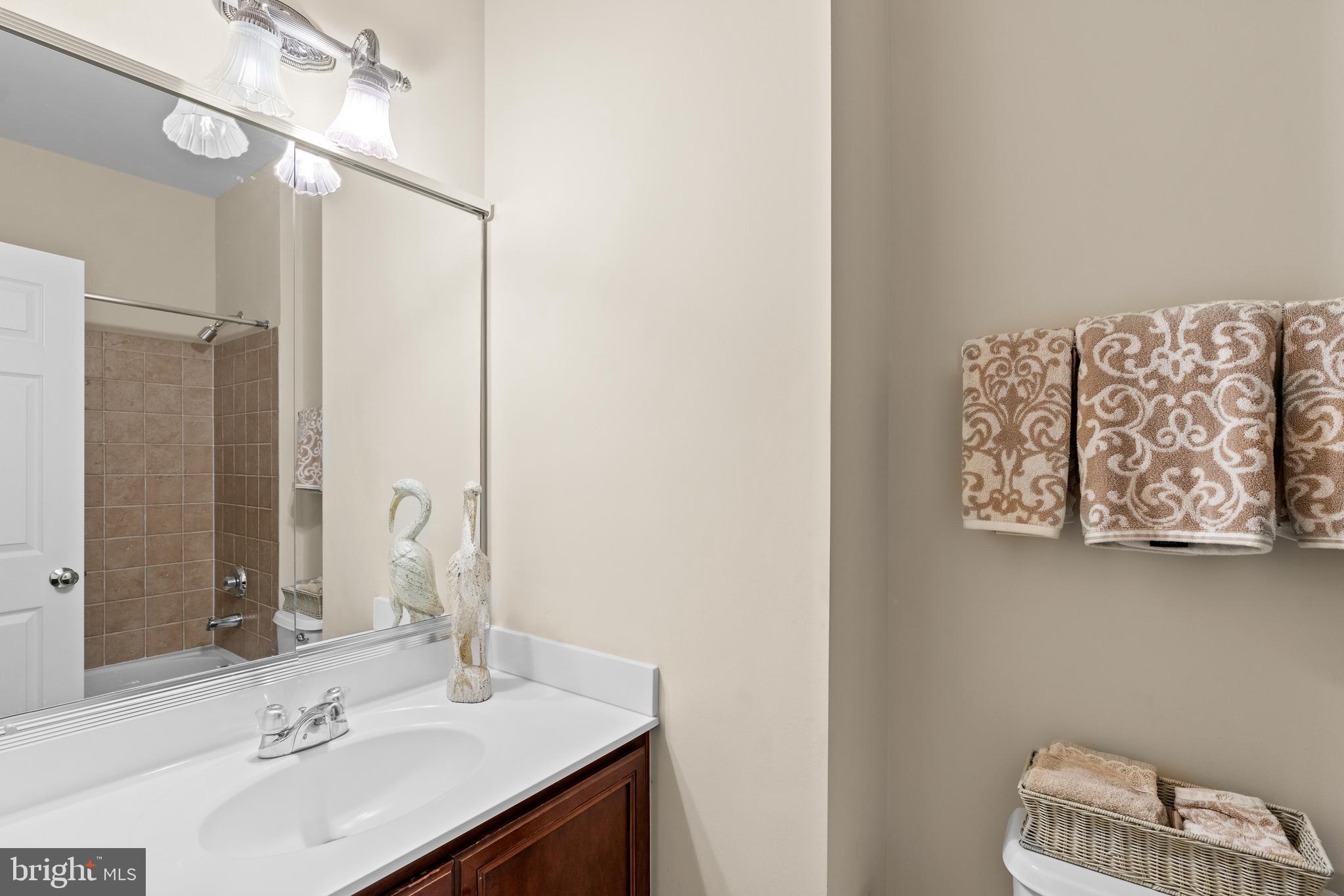 4474 Corral Road Warrenton, VA 20187 - Photo 39 of 89 Bathroom #2