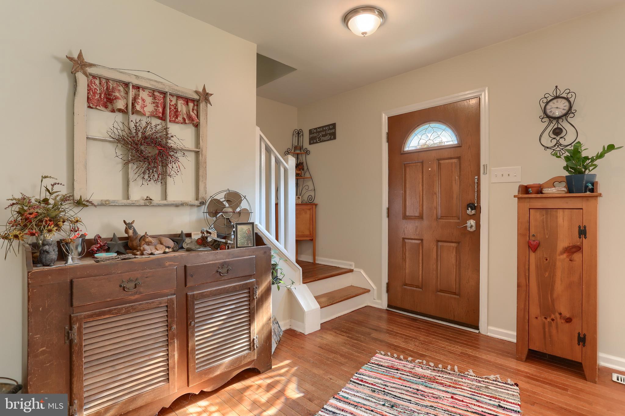 406 Calyn Drive Reading, PA 19607 - Photo 3 of 40 Entry into the Living Room