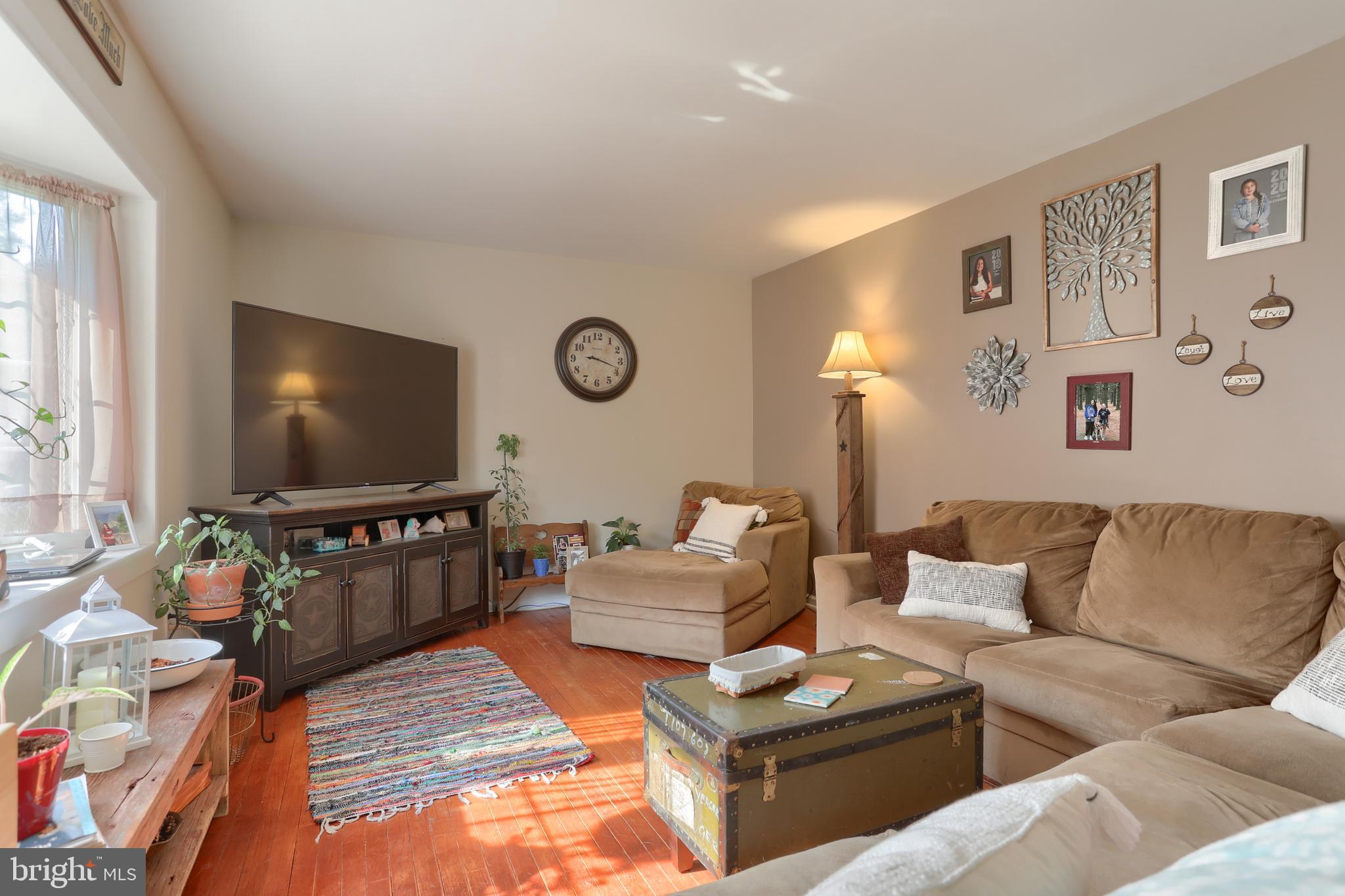 406 Calyn Drive Reading, PA 19607 - Photo 4 of 40 Living Room w/ original hardwood floors