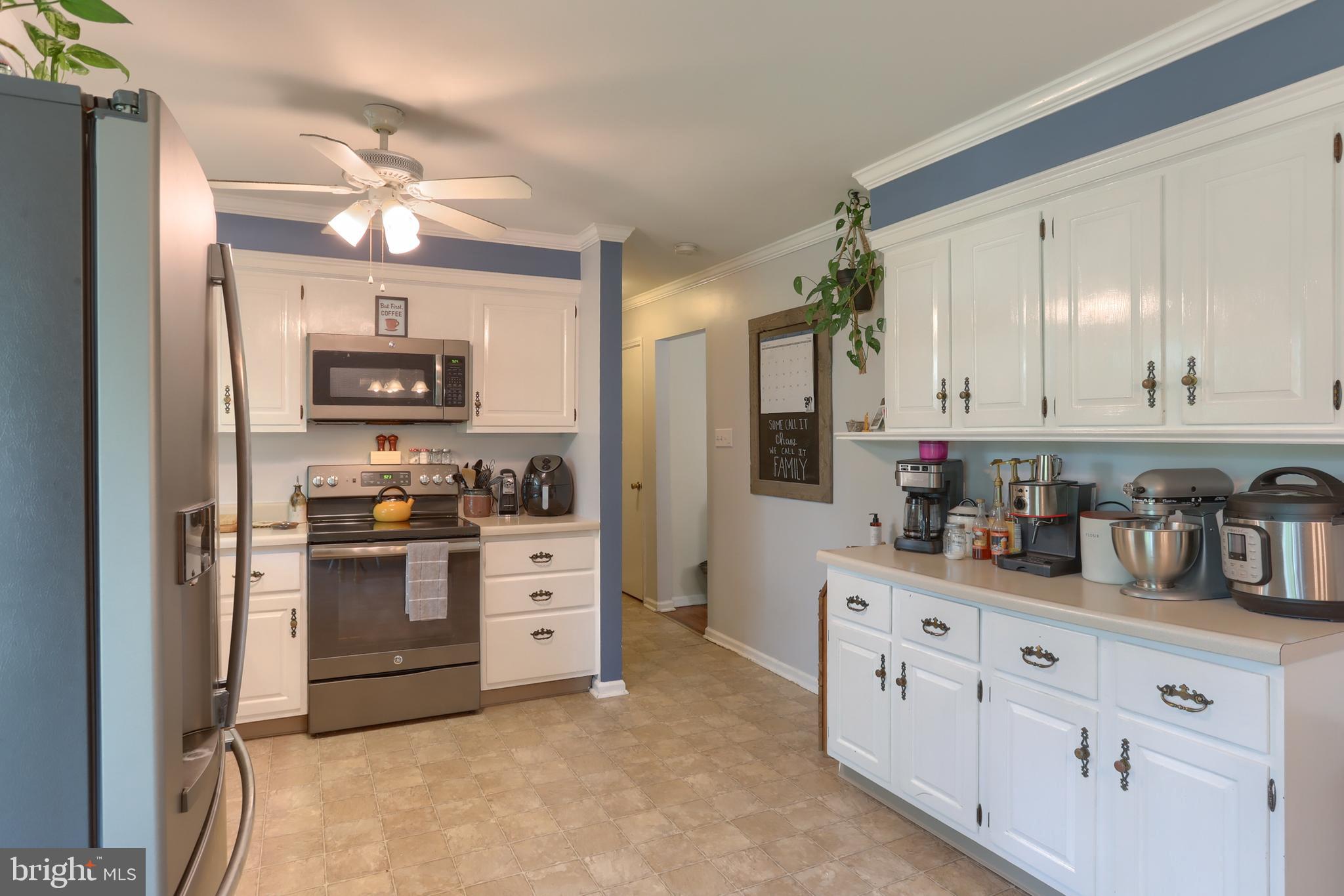 406 Calyn Drive Reading, PA 19607 - Photo 10 of 40 Plenty of cabinet space