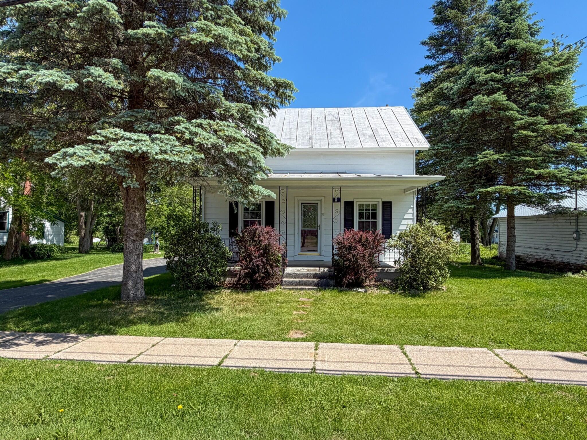 10 Spruce Street Champlain, NY 12919 - Photo 2 of 21