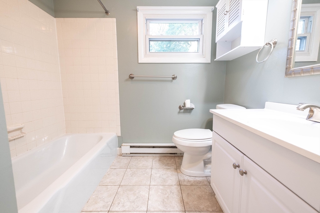 136 Joan Street Springfield, MA 01129 - Photo 6 of 8