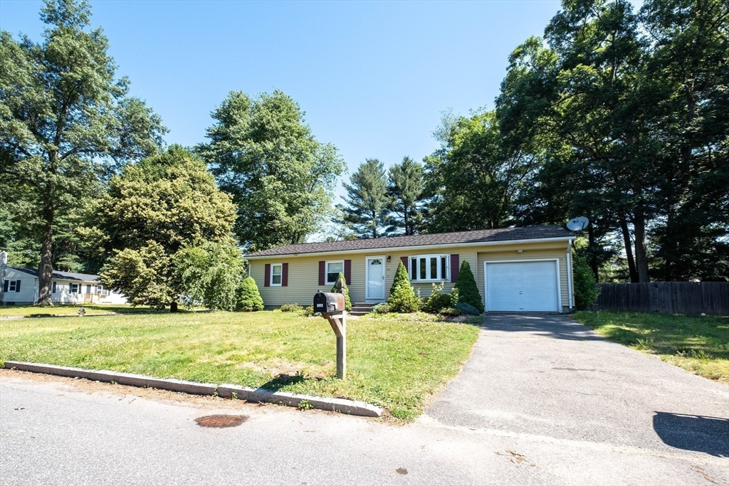 136 Joan Street Springfield, MA 01129 - Photo 7 of 8