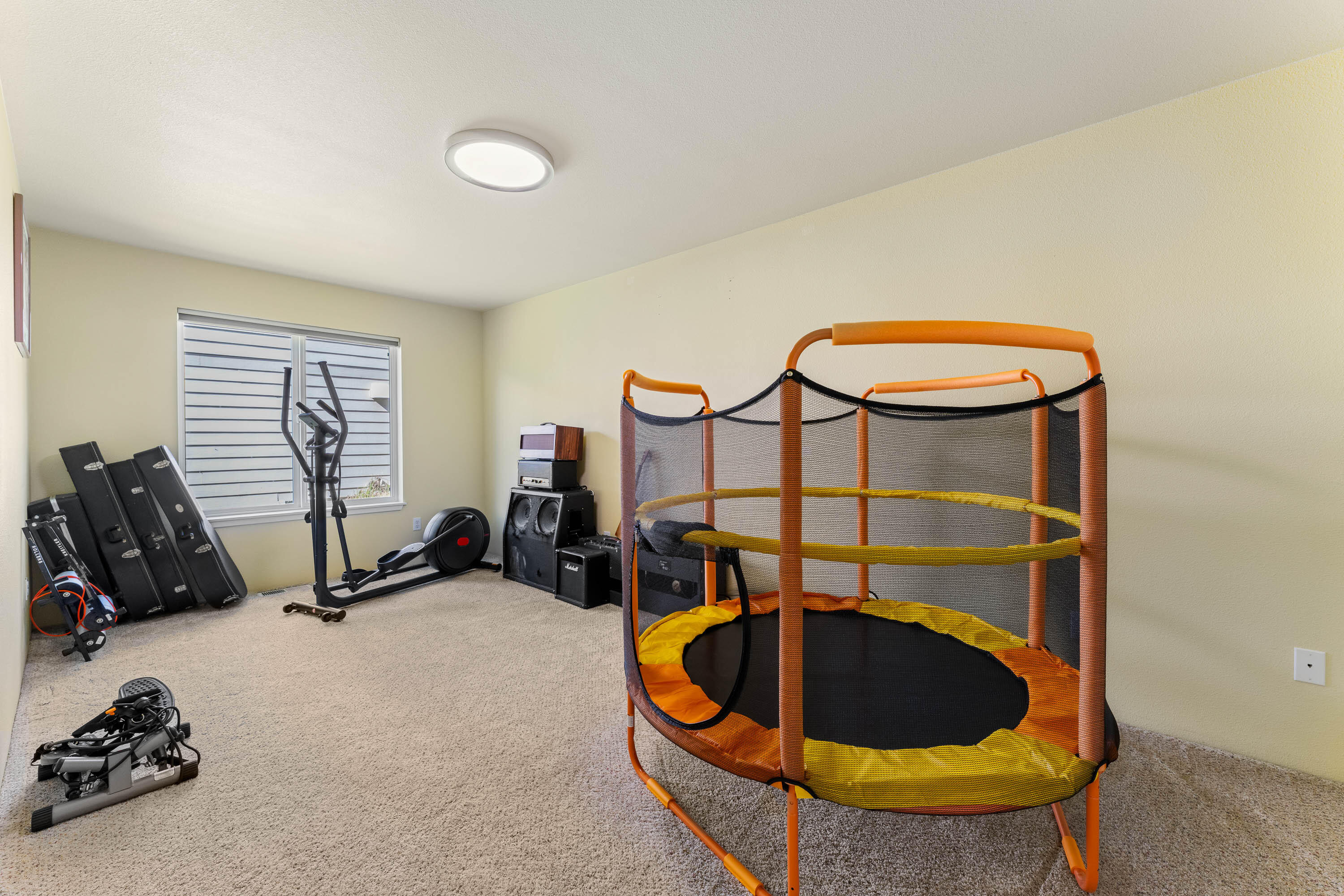 105 Cedar Ridge Terrace Rogue River, OR 97537 - Photo 14 of 23 a room with gym equipment