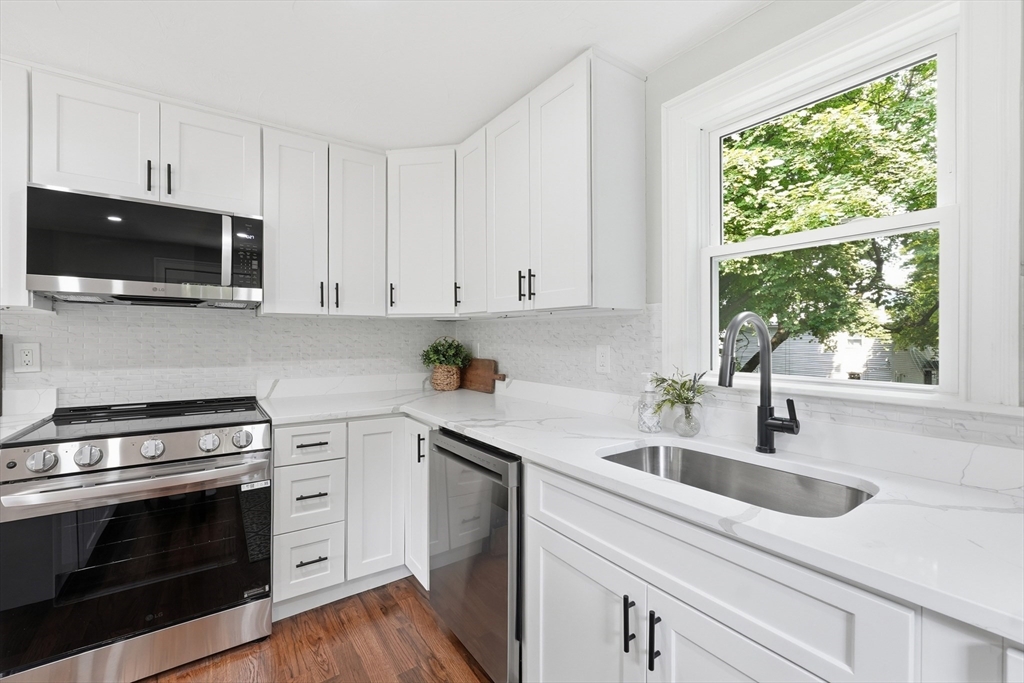 173 Orient Street Worcester, MA 01604 - Photo 6 of 42