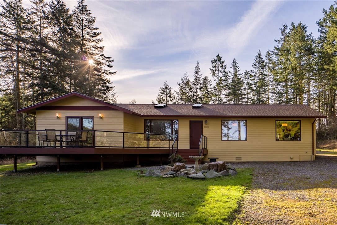 3738 Mud Bay Road Lopez Island, WA 98261 - Photo 1 of 24 Gallery Image 1