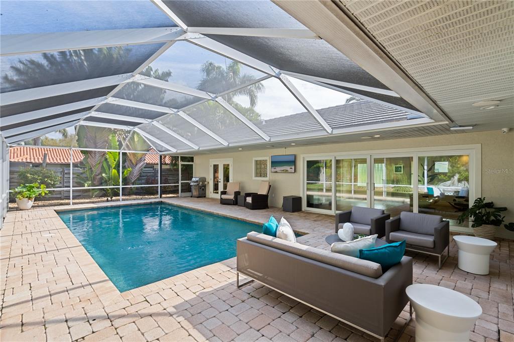 606 Owl Way Sarasota, FL 34236 - Photo 30 of 35 a living room with furniture