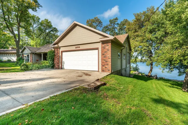 $3,300 | 1409 Hoot Lake Drive North, Fergus Falls, MN 56537