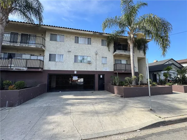 $2,000 | 635 West 15th Street, Unit 2, San Pedro, CA 90731