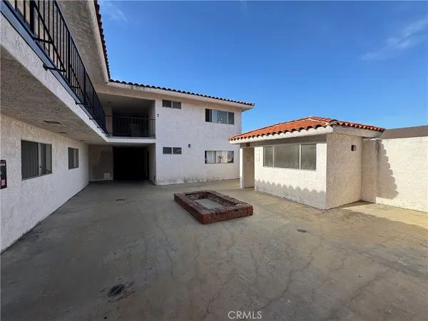 $2,000 | 635 West 15th Street, Unit 2, San Pedro, CA 90731