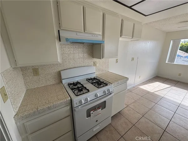 $2,000 | 635 West 15th Street, Unit 2, San Pedro, CA 90731