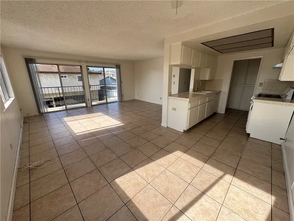 $2,000 | 635 West 15th Street, Unit 2, San Pedro, CA 90731