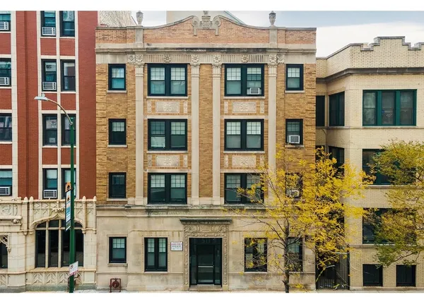 $2,195 | 511 West Belmont Avenue, Unit 34, Chicago, IL 60657