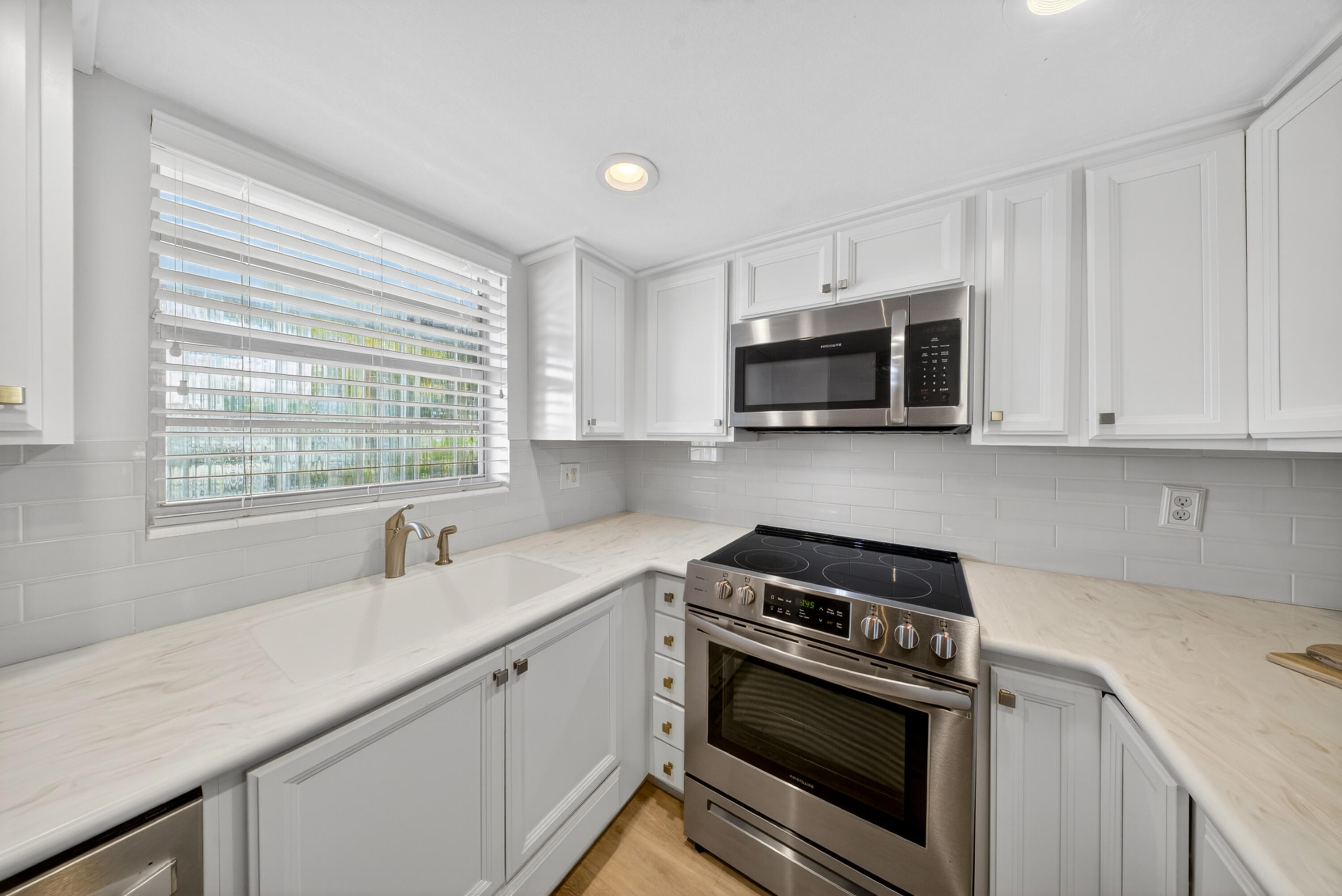 2929 Southeast Ocean Boulevard, Unit 1039 Stuart, FL 34996 - Photo 5 of 29 DSC08958