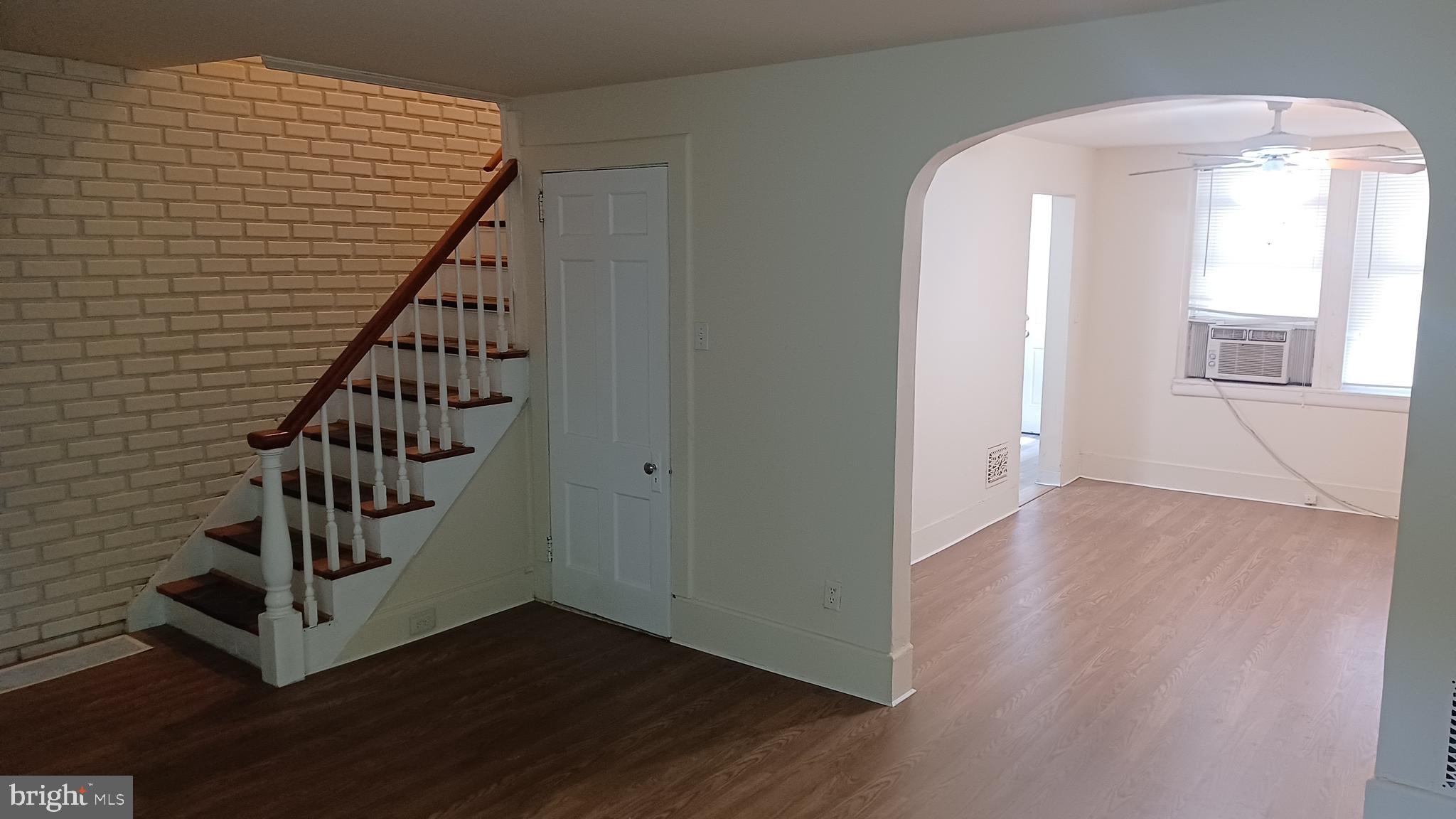 2946 Kansas Road Camden, NJ 08104 - Photo 3 of 18 Living room