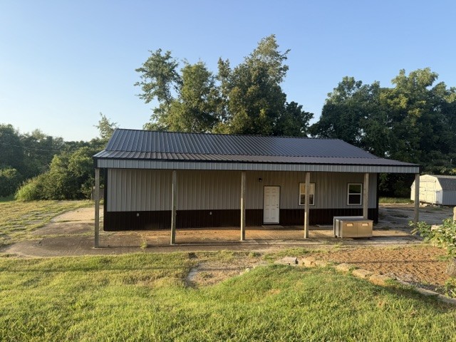 2016 Ridgecrest Circle Dickson, TN 37055 - Photo 3 of 32 Gallery Image 3