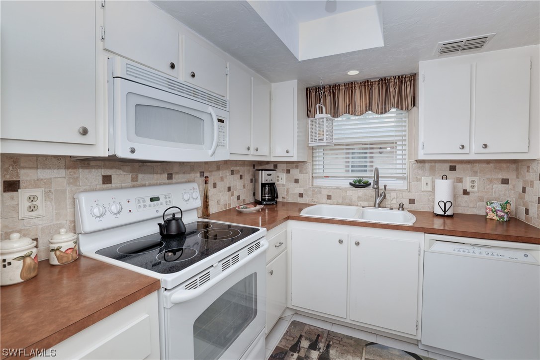 16881 Davis Road, Unit 724 Fort Myers, FL 33908 - Photo 5 of 29