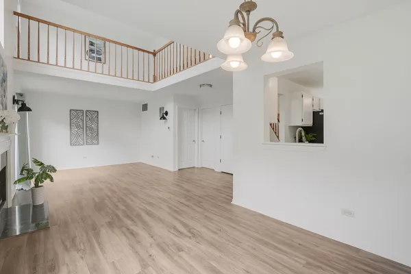 $279,900 | 250 Wellington Circle, Gurnee, IL 60031