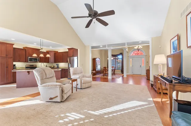 $599,000 | 24563 River Crossing Drive, Shorewood, IL 60404