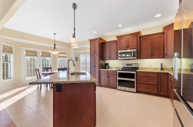 $599,000 | 24563 River Crossing Drive, Shorewood, IL 60404