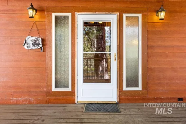 $800,000 | 10389 Gamann Drive, Cascade, ID 83611