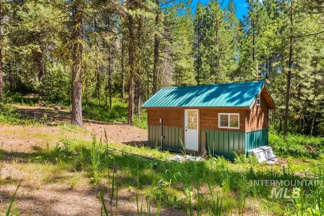 $800,000 | 10389 Gamann Drive, Cascade, ID 83611