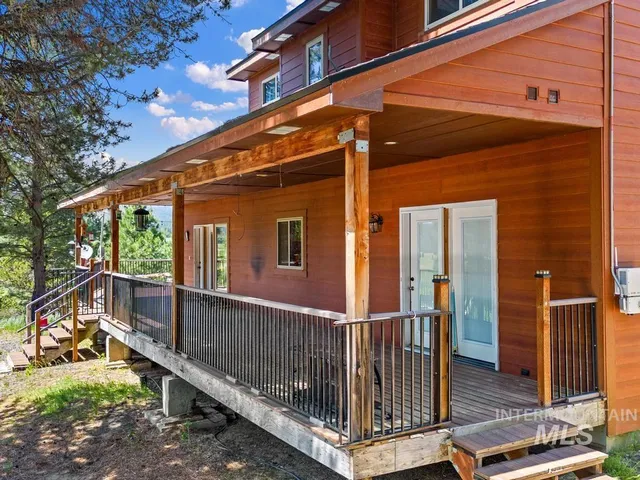 $800,000 | 10389 Gamann Drive, Cascade, ID 83611