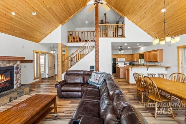 $800,000 | 10389 Gamann Drive, Cascade, ID 83611