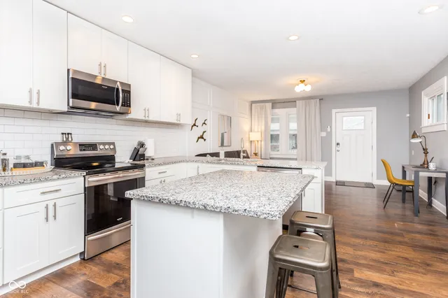 $304,900 | 1526 South East Street, Indianapolis, IN 46225