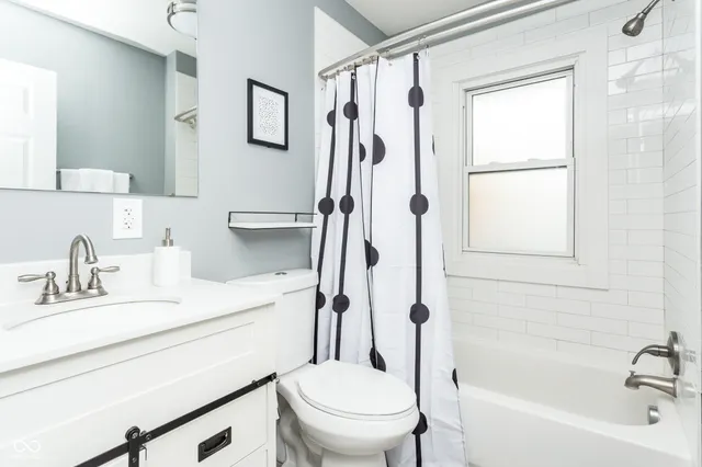 $304,900 | 1526 South East Street, Indianapolis, IN 46225