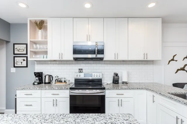 $304,900 | 1526 South East Street, Indianapolis, IN 46225