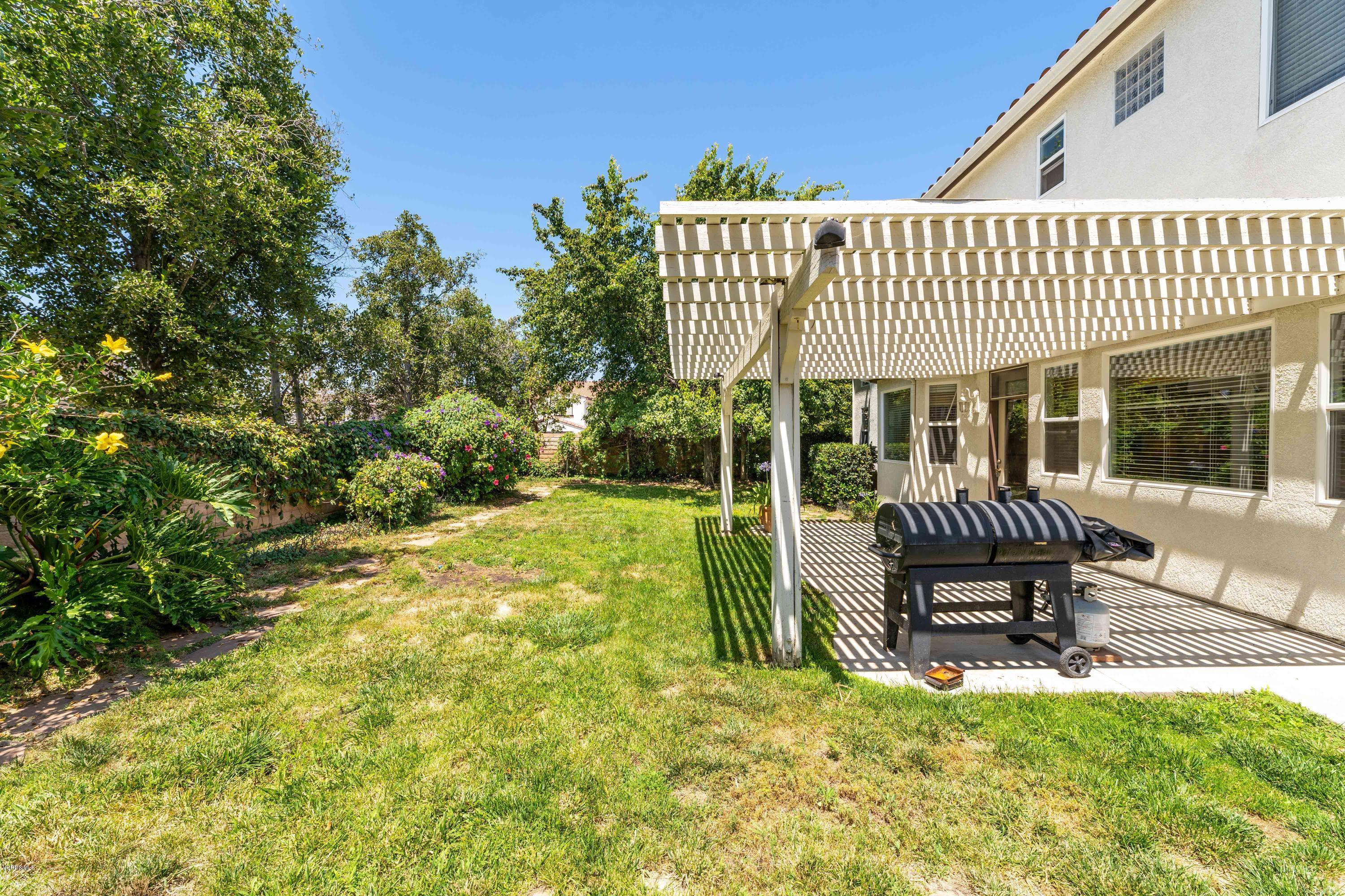 4591 Bluewood Court Moorpark, CA 93021 - Photo 40 of 43 a garden view with a seating space