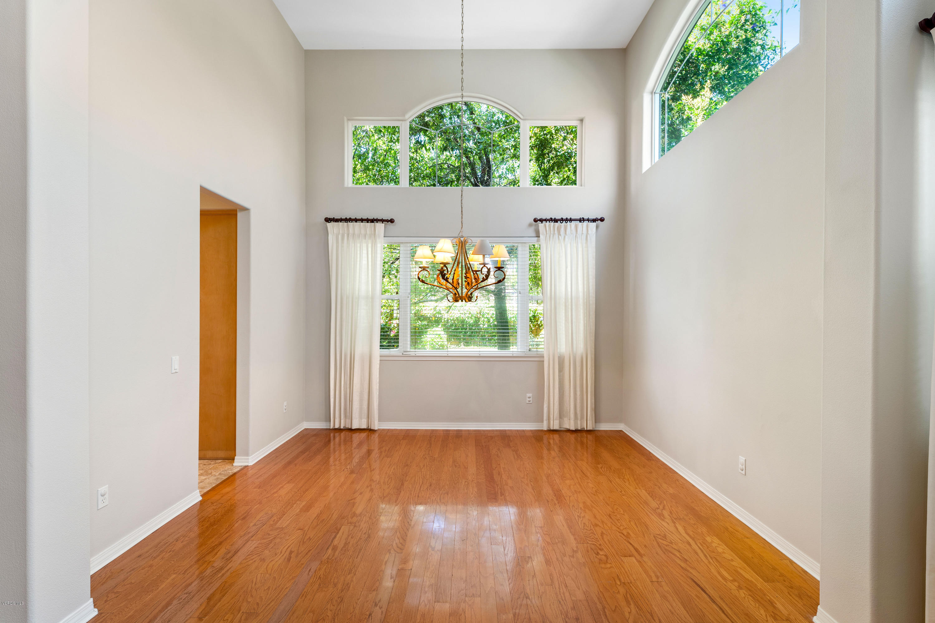 4591 Bluewood Court Moorpark, CA 93021 - Photo 7 of 43 a view of a window in a room