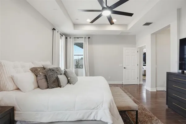 $869,900 | 1897 Fox Grape Loop, Lutz, FL 33558