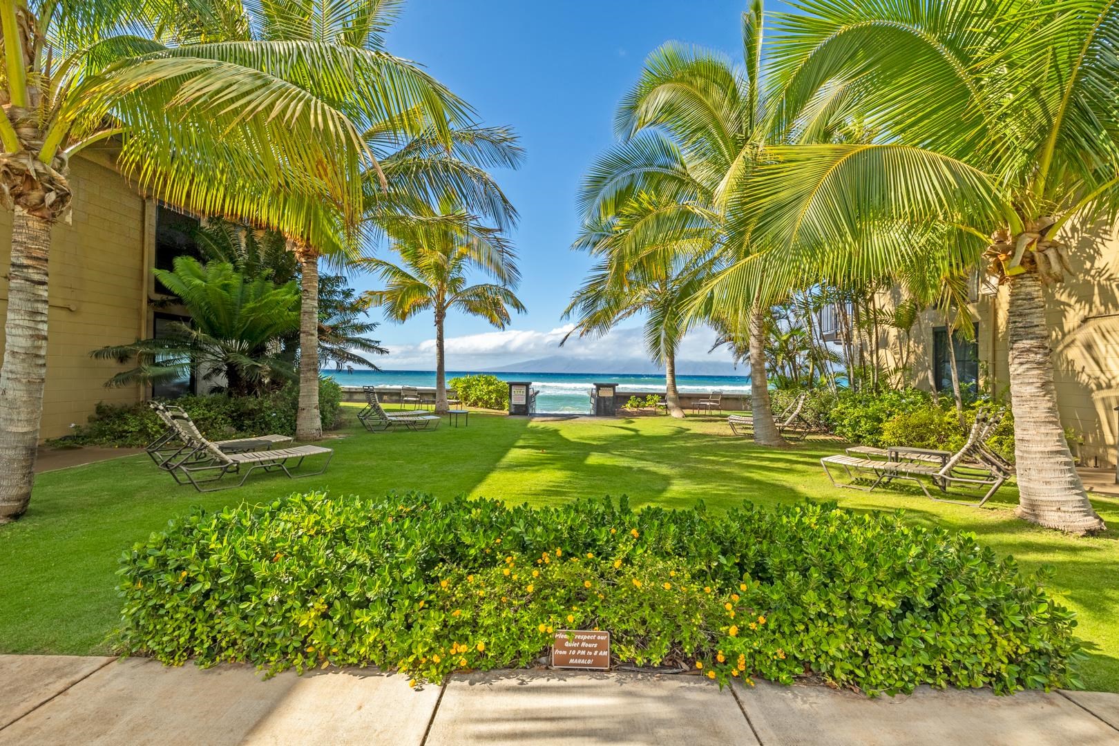 3559 Lower Honoapiilani Road, Unit 5G Lahaina, HI 96761 - Photo 41 of 42 a view of swimming pool with a yard