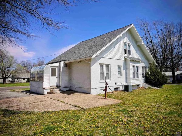 $115,000 | 803 South 8th Street, Sabetha, KS 66534