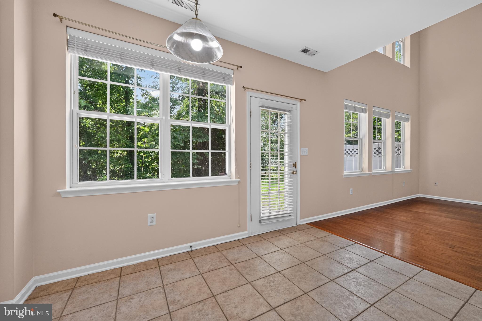 28 Sutton Court Pennington, NJ 08534 - Photo 9 of 30