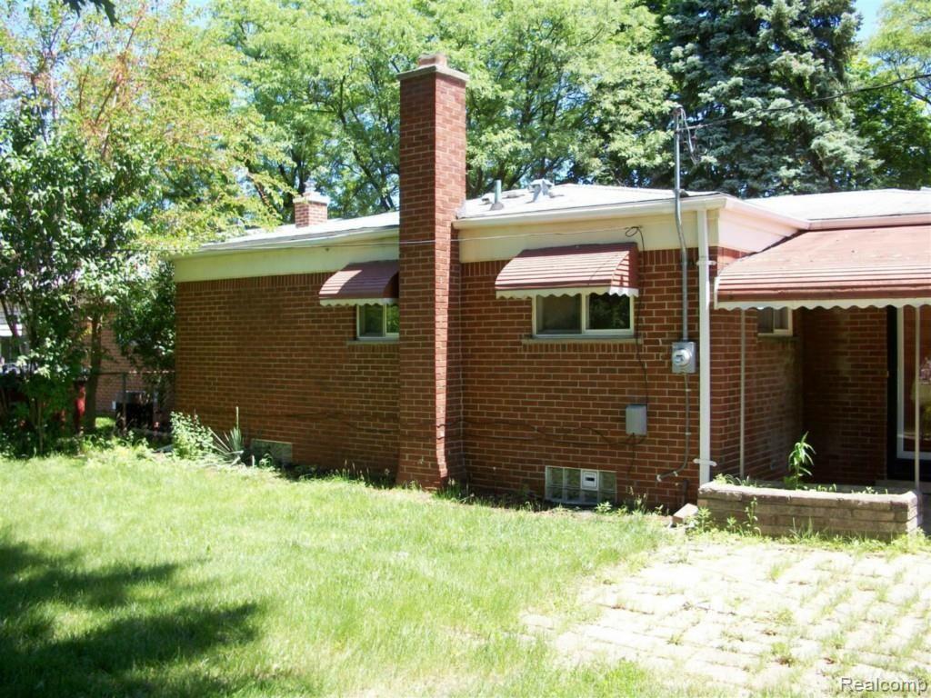 14957 Newburgh Road Livonia, MI 48154 - Photo 30 of 30 Newburgh (30) (Large).jpg